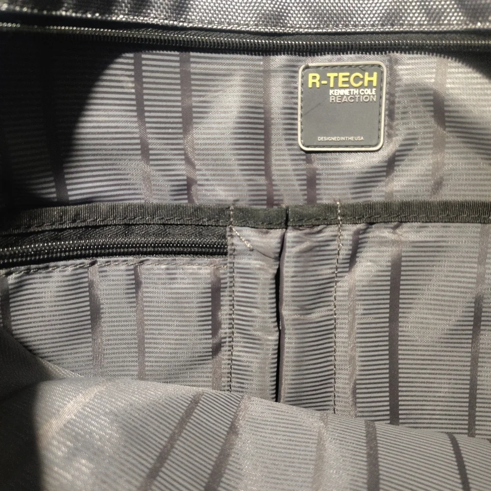 Kenneth Cole Reaction Gray Laptop Messenger Bag